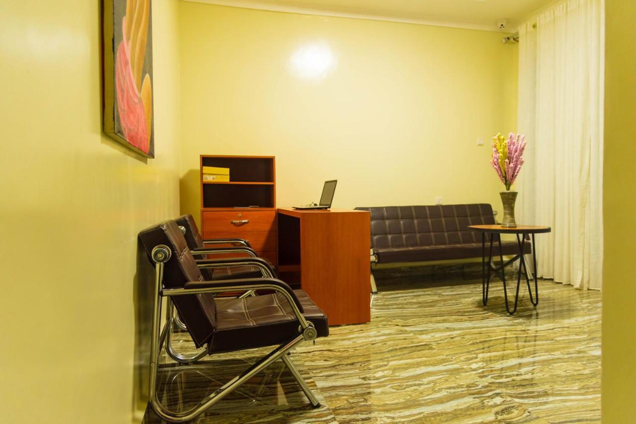 Avisha Town Hotel キガリ エクステリア 写真