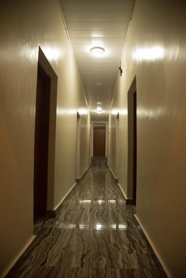 Avisha Town Hotel キガリ エクステリア 写真