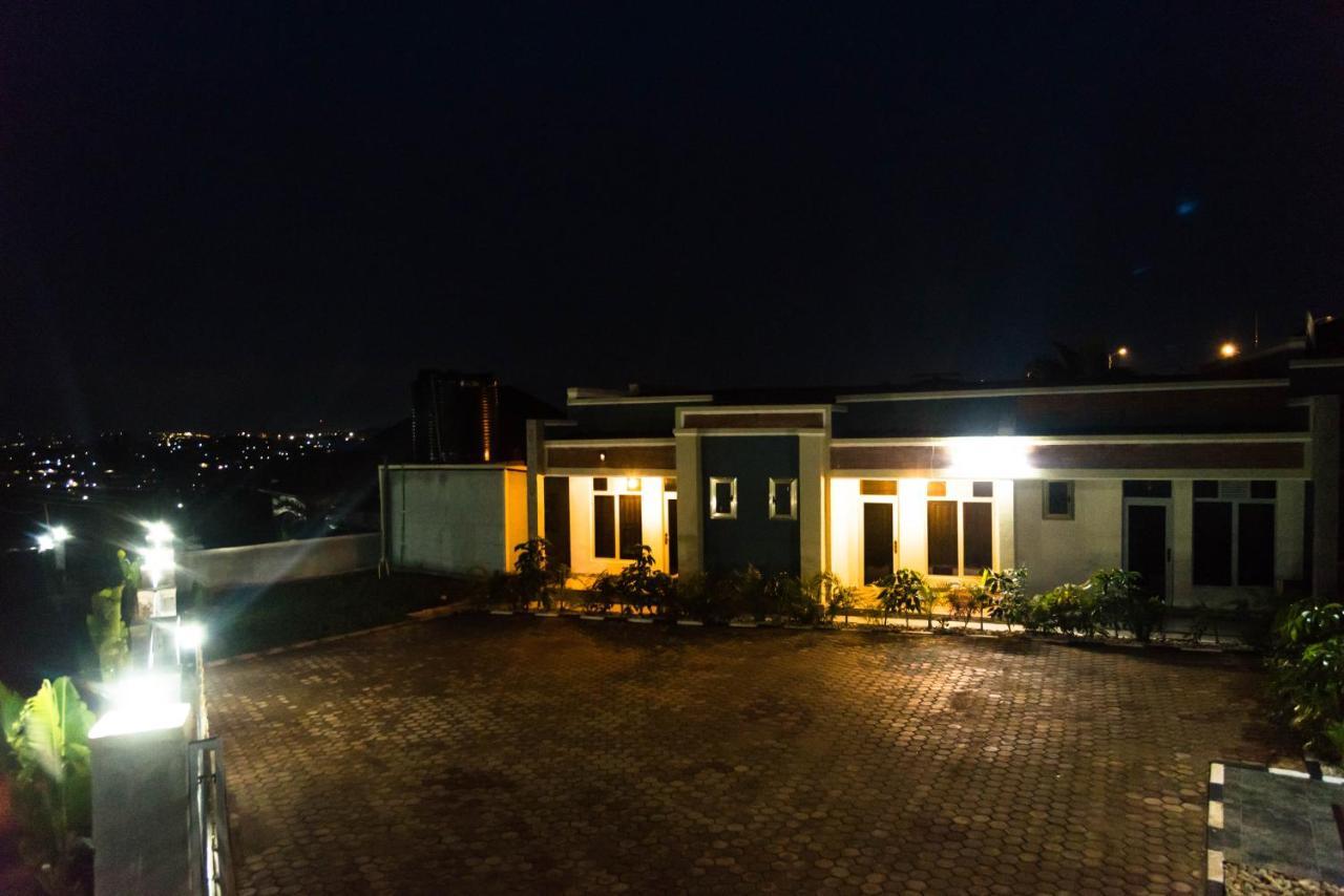 Avisha Town Hotel キガリ エクステリア 写真