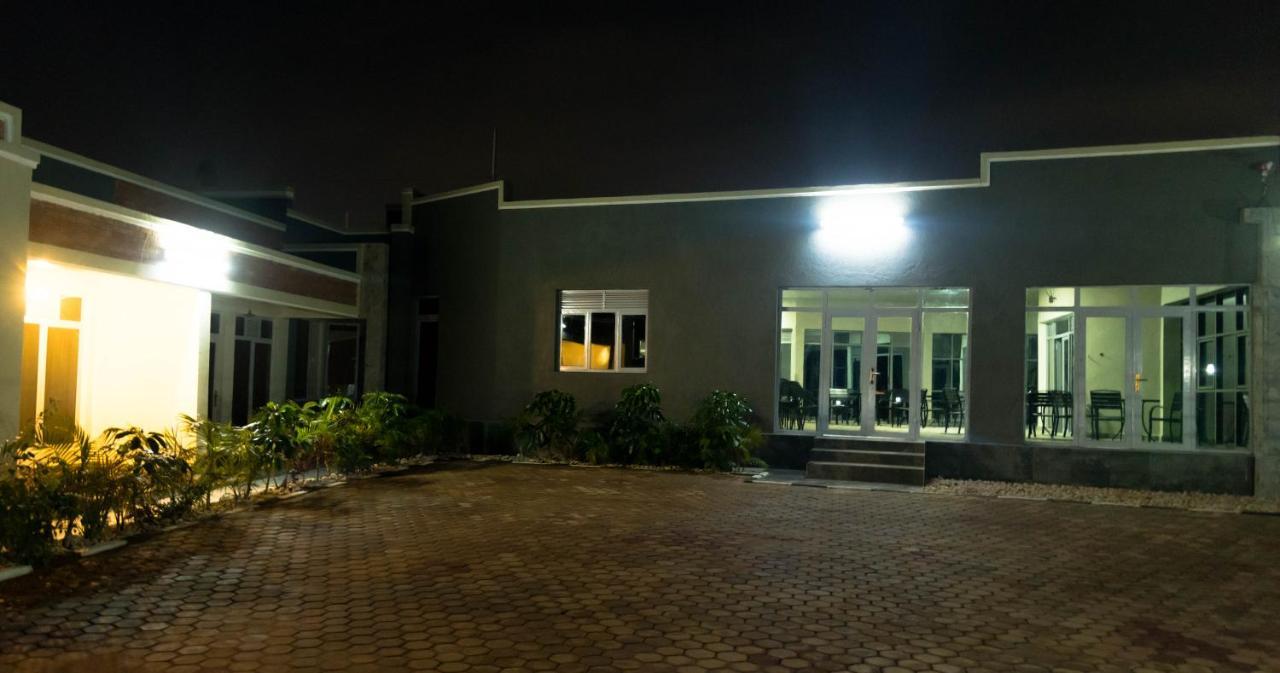 Avisha Town Hotel キガリ エクステリア 写真