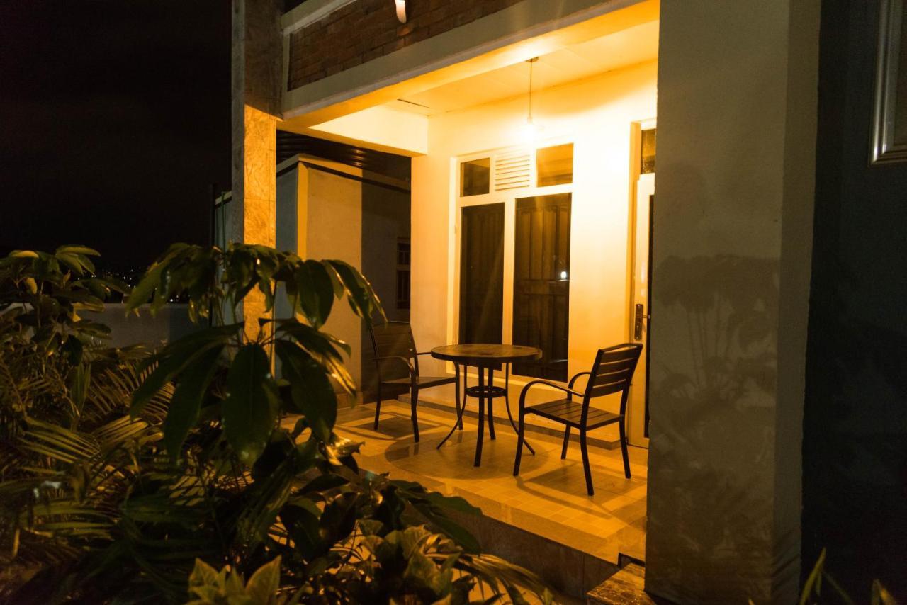 Avisha Town Hotel キガリ エクステリア 写真