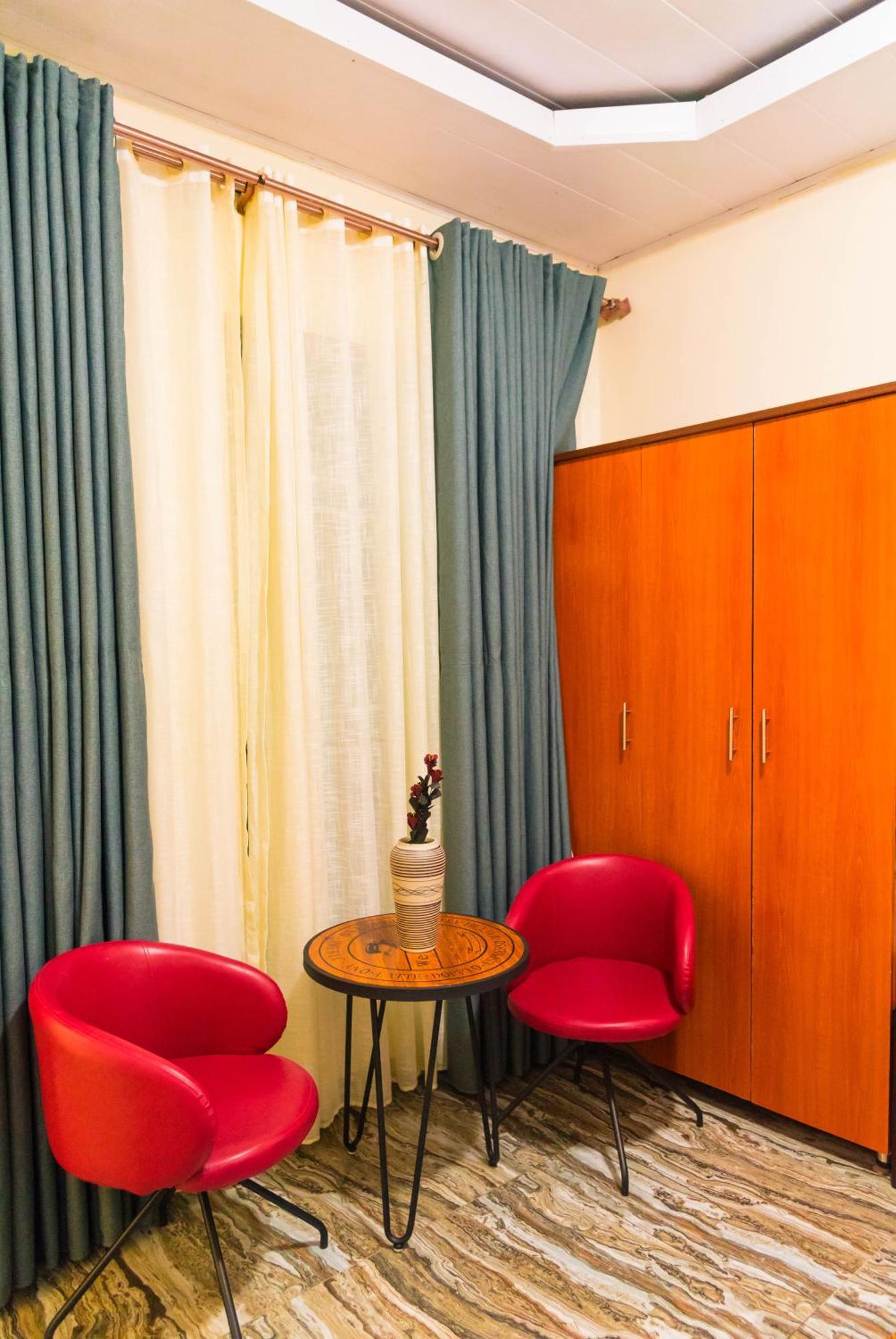 Avisha Town Hotel キガリ エクステリア 写真