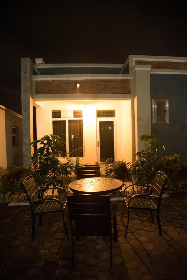 Avisha Town Hotel キガリ エクステリア 写真